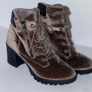 Size 7 • Madden Girl • Steve Madden • combat boots